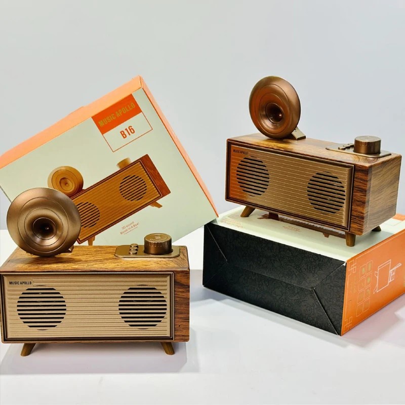 مینی رادیو چوبی قدیمی کوچک ساخته شده از طرح قدیمی یکپارچهسازی با سیستمعامل چوب